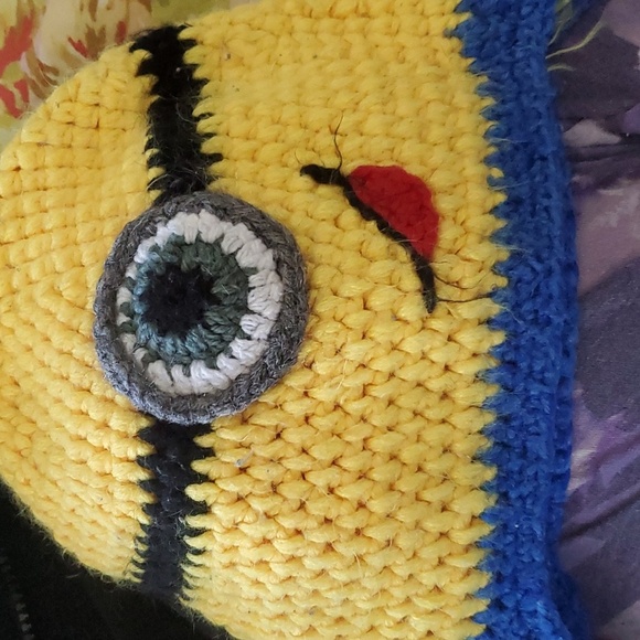 2 Minion beanies - Picture 6 of 7